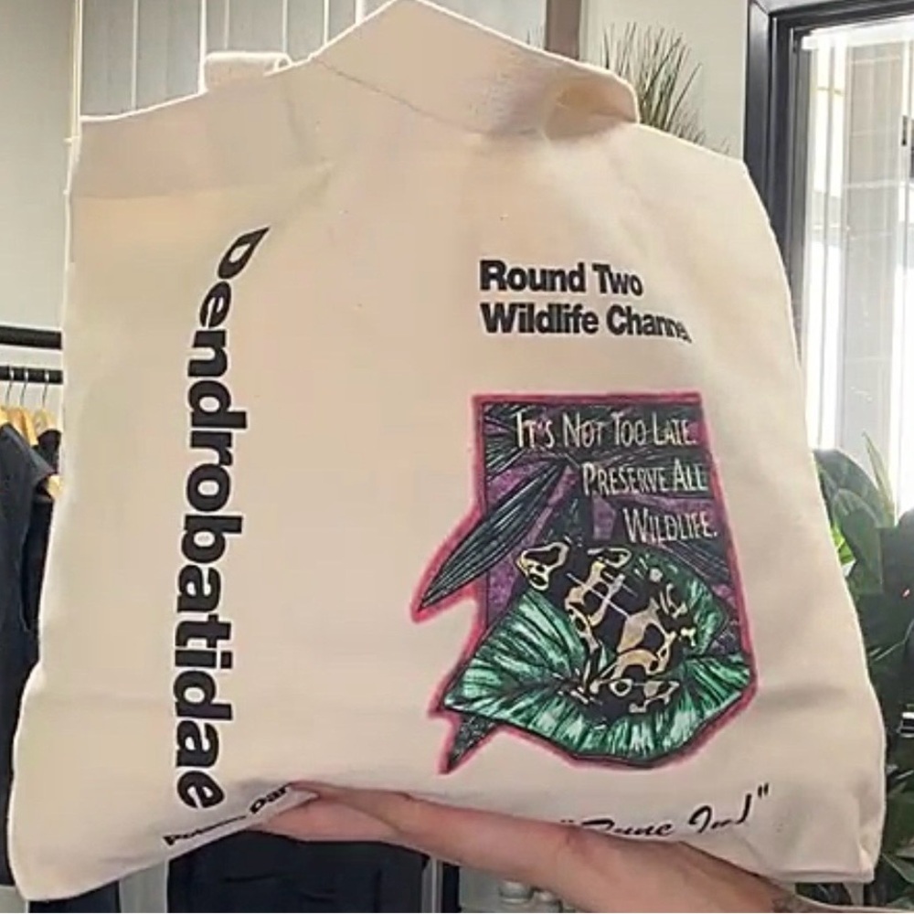 Round 2 Wildlife Channel Canvas Tote Bag - Cream - NEW